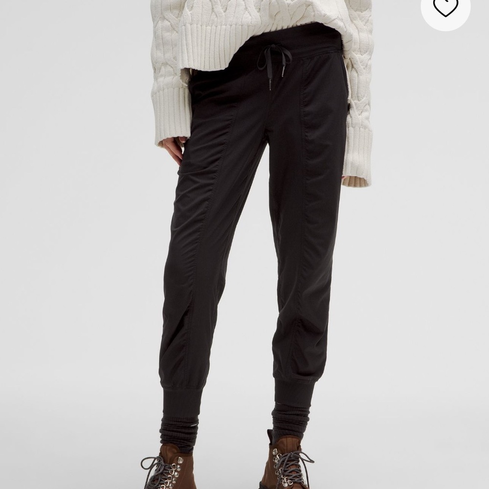 Lululemon Dance Studio Mid-Rise 7/8 Jogger
